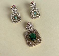 Handmade Emerald Green Pendant Set with Stud Earrings